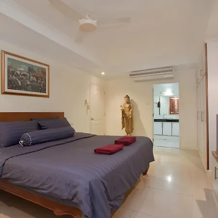 Argyle Apartments Pattaya Exterior photo
