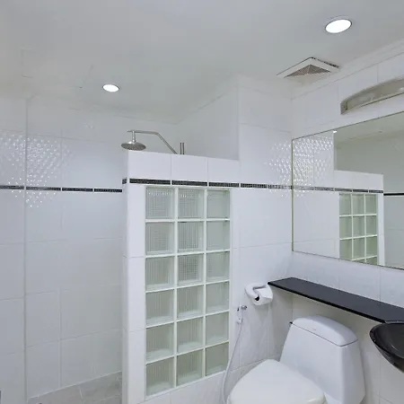 Argyle Apartments Pattaya Exterior photo