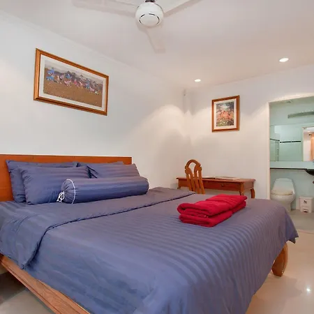 Argyle Apartments Pattaya Exterior photo