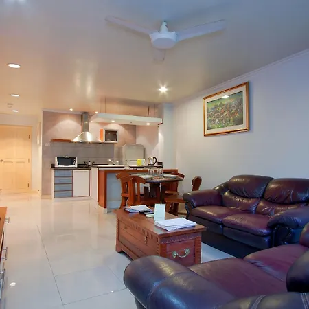 Argyle Apartments Pattaya Exterior photo