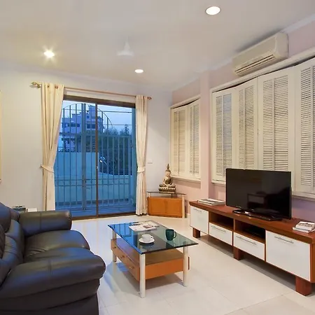 Argyle Apartments Pattaya Exterior photo