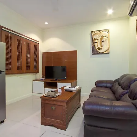 Argyle Apartments Pattaya Exterior photo