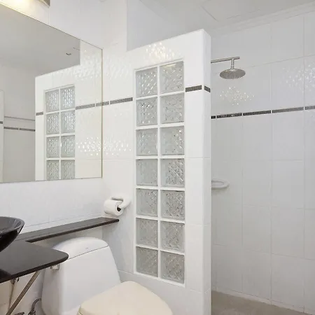 Argyle Apartments Pattaya Exterior photo