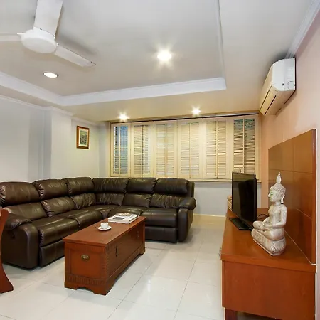 Argyle Apartments Pattaya Exterior photo