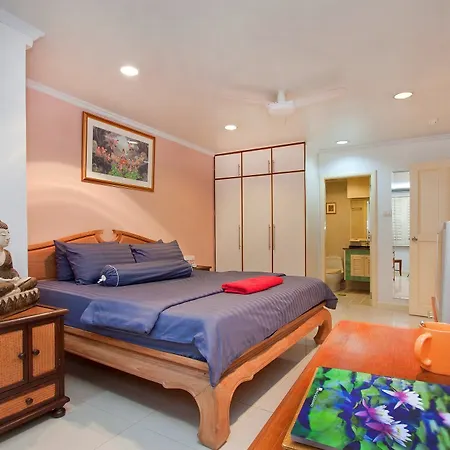 Argyle Apartments Pattaya Exterior photo