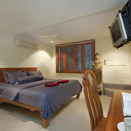 Argyle Apartments Pattaya Exterior photo