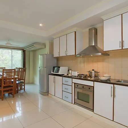 Argyle Apartments Pattaya Exterior photo
