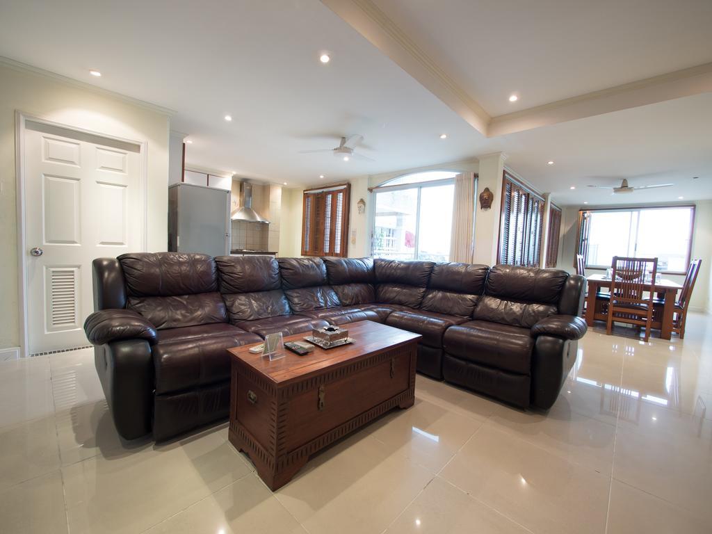 Argyle Apartment