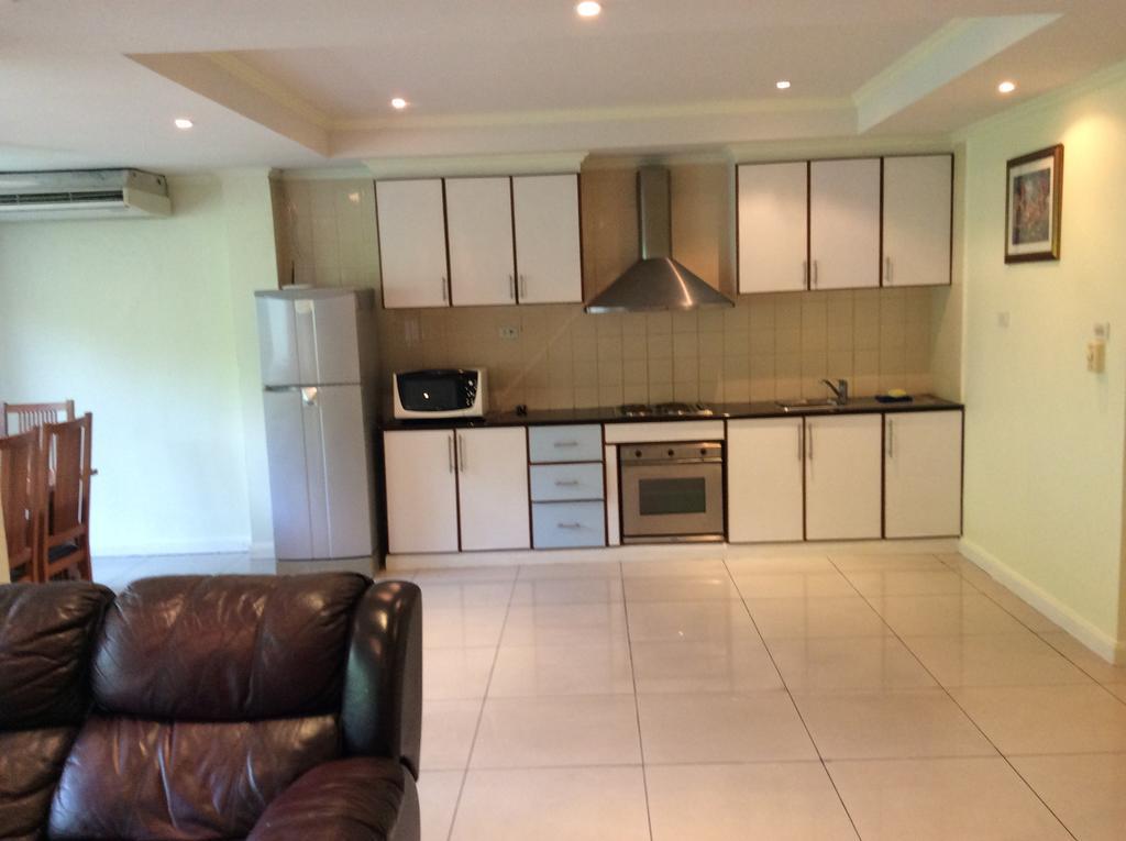 Argyle Apartment