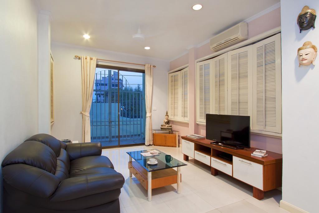 Argyle Apartment *