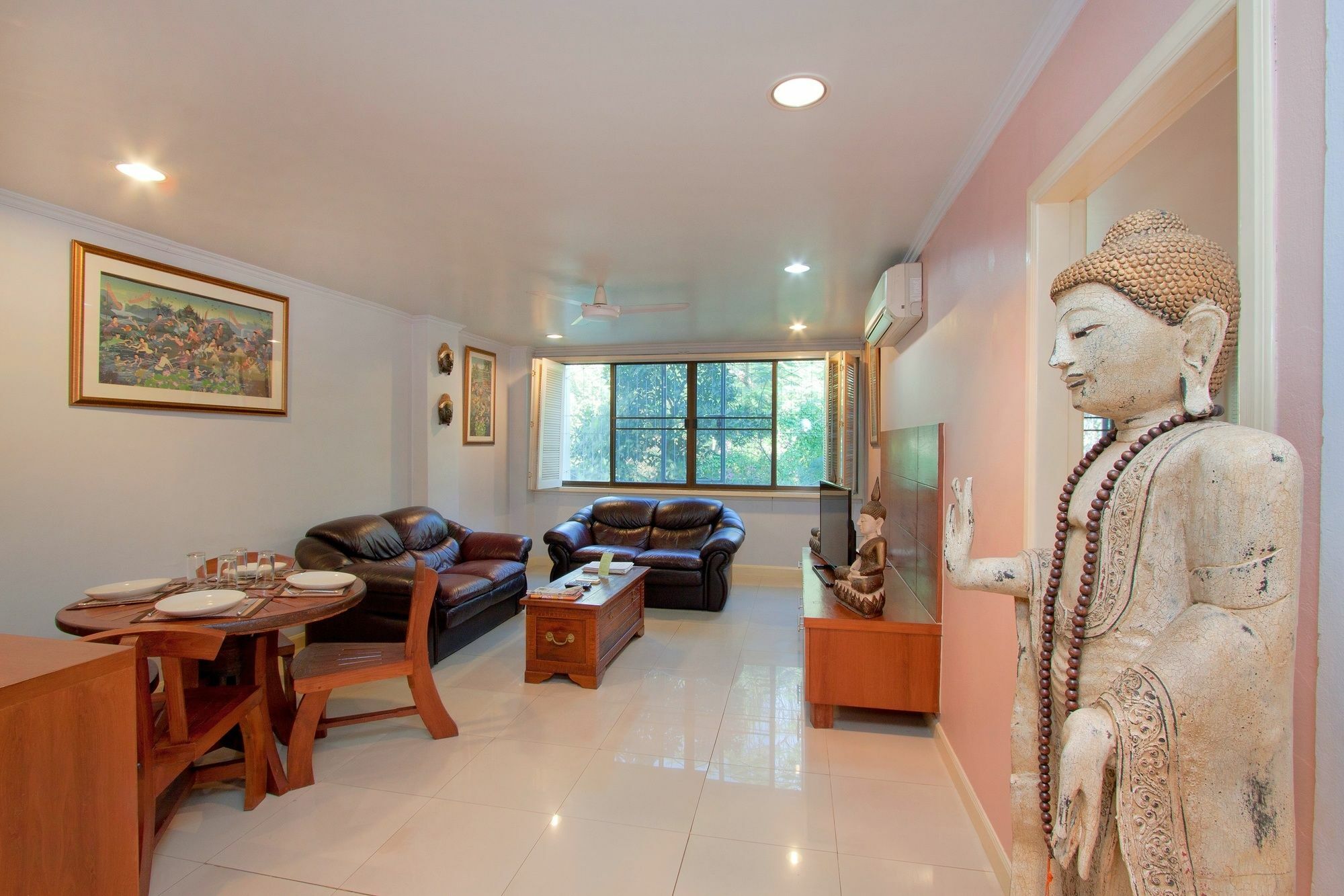 Argyle Apartment