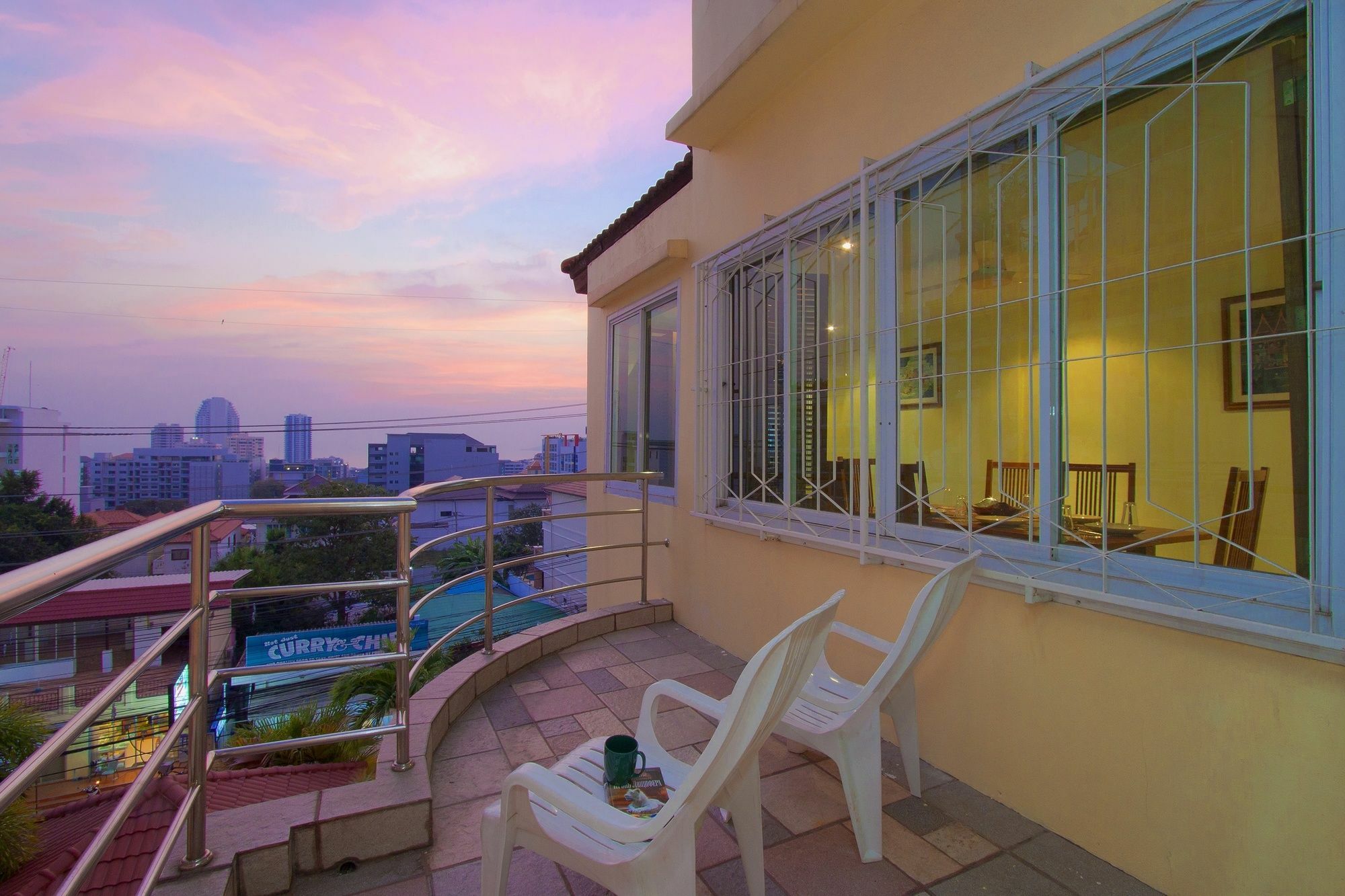 Argyle Apartment